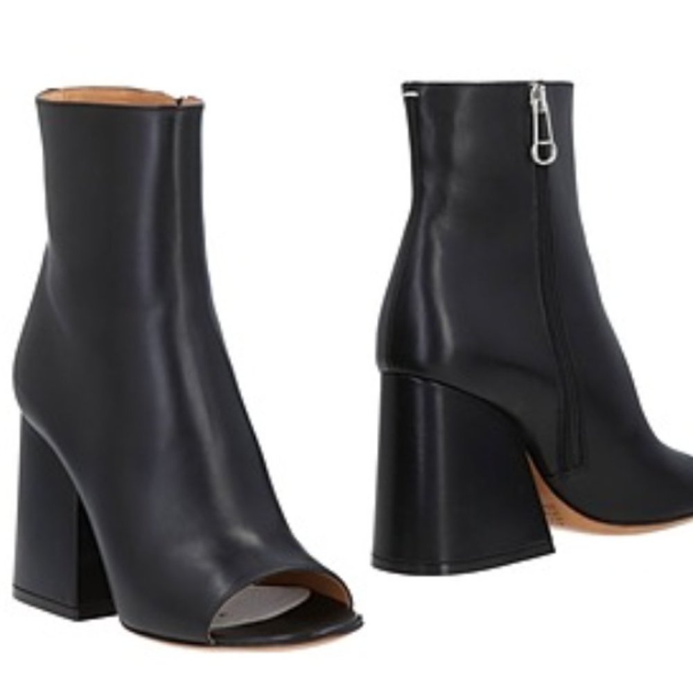 MAISON MARGIELA Open-toe ankle boots, chunky flared heels. US 10 EU 41 MSRP $850